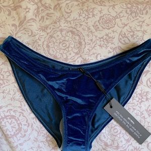 NWT triangl bottom size small